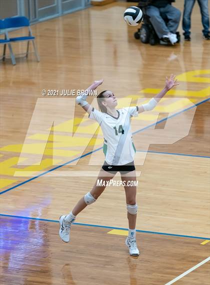 Thumbnail 1 in Yorktown vs. Cathedral (IHSAA 4A Regional semi-final) photogallery.