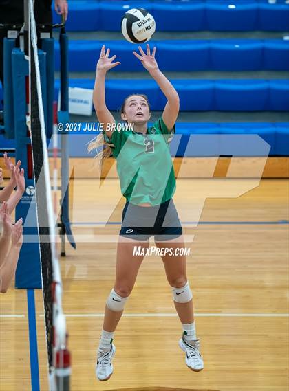 Thumbnail 2 in Yorktown vs. Cathedral (IHSAA 4A Regional semi-final) photogallery.