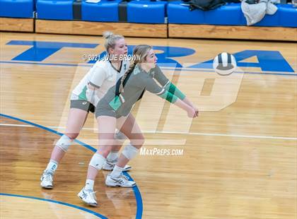 Thumbnail 3 in Yorktown vs. Cathedral (IHSAA 4A Regional semi-final) photogallery.