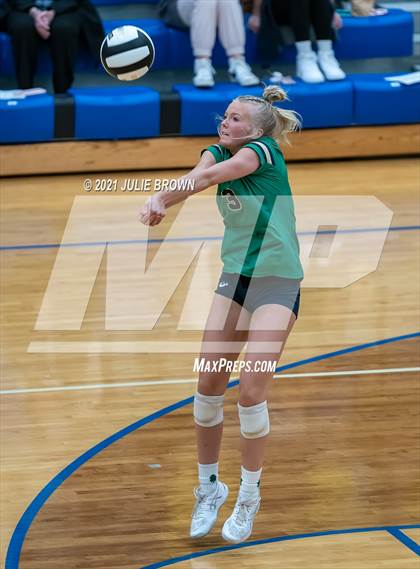 Thumbnail 1 in Yorktown vs. Cathedral (IHSAA 4A Regional semi-final) photogallery.