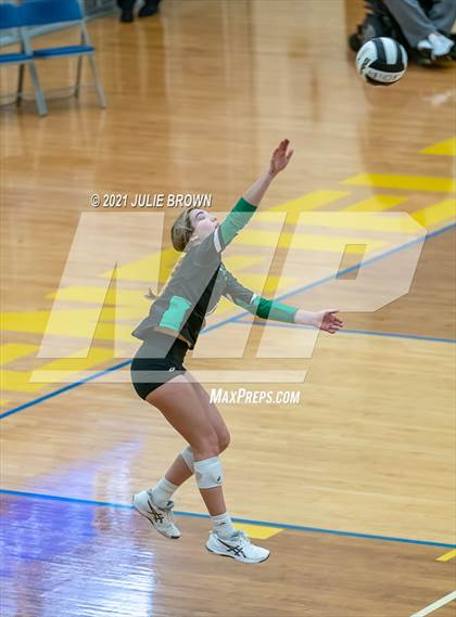 Thumbnail 3 in Yorktown vs. Cathedral (IHSAA 4A Regional semi-final) photogallery.