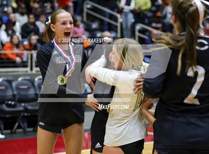 Thumbnail 3 in Iola vs. Crawford (UIL 2A Volleyball Division II Final Medal Ceremony) photogallery.