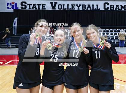 Thumbnail 3 in Iola vs. Crawford (UIL 2A Volleyball Division II Final Medal Ceremony) photogallery.