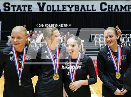 Thumbnail 1 in Iola vs. Crawford (UIL 2A Volleyball Division II Final Medal Ceremony) photogallery.