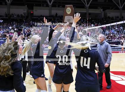 Thumbnail 3 in Iola vs. Crawford (UIL 2A Volleyball Division II Final Medal Ceremony) photogallery.