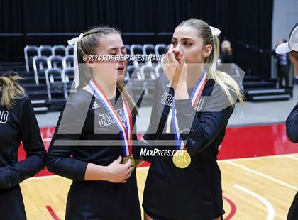 Thumbnail 1 in Iola vs. Crawford (UIL 2A Volleyball Division II Final Medal Ceremony) photogallery.
