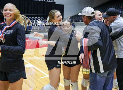 Thumbnail 1 in Iola vs. Crawford (UIL 2A Volleyball Division II Final Medal Ceremony) photogallery.