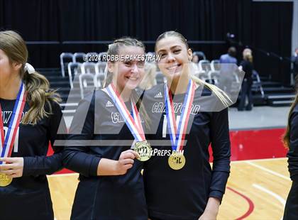 Thumbnail 1 in Iola vs. Crawford (UIL 2A Volleyball Division II Final Medal Ceremony) photogallery.
