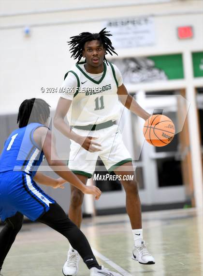 Thumbnail 2 in Flagler Palm Coast vs Clay (Flagler Palm Coast Bulldog Holiday Classic) photogallery.