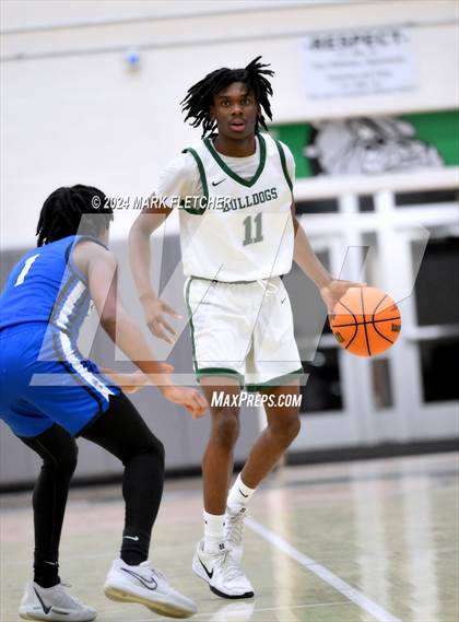 Thumbnail 3 in Flagler Palm Coast vs Clay (Flagler Palm Coast Bulldog Holiday Classic) photogallery.