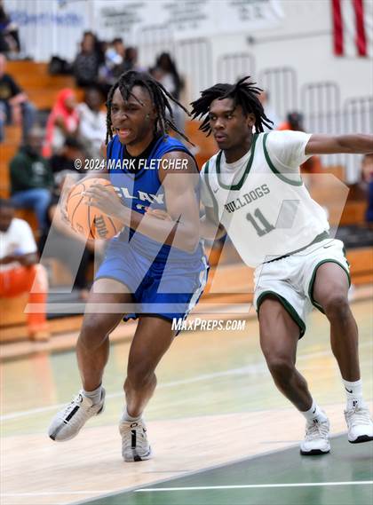 Thumbnail 3 in Flagler Palm Coast vs Clay (Flagler Palm Coast Bulldog Holiday Classic) photogallery.