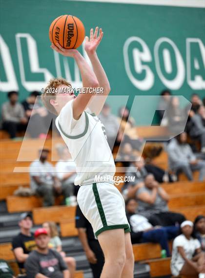 Thumbnail 2 in Flagler Palm Coast vs Clay (Flagler Palm Coast Bulldog Holiday Classic) photogallery.