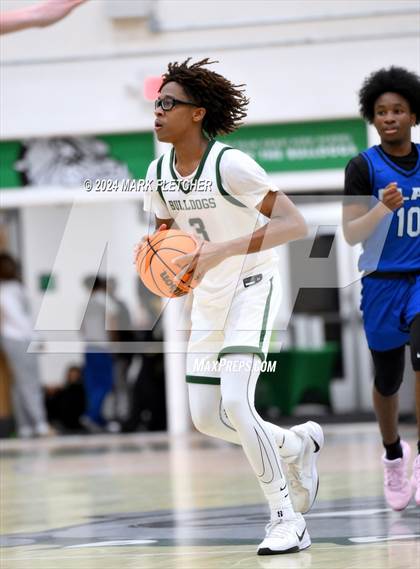 Thumbnail 1 in Flagler Palm Coast vs Clay (Flagler Palm Coast Bulldog Holiday Classic) photogallery.