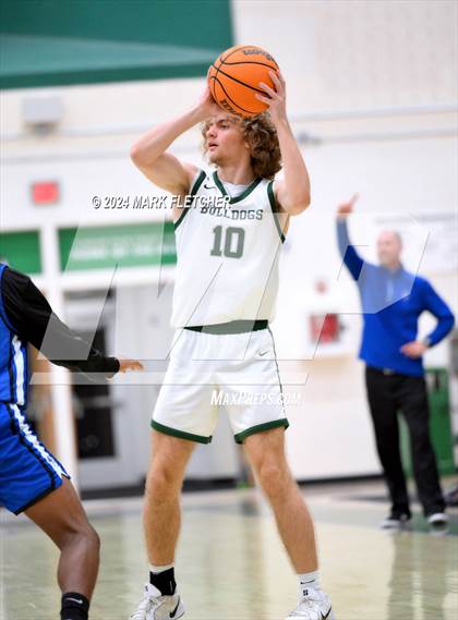 Thumbnail 2 in Flagler Palm Coast vs Clay (Flagler Palm Coast Bulldog Holiday Classic) photogallery.