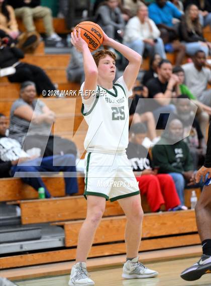 Thumbnail 2 in Flagler Palm Coast vs Clay (Flagler Palm Coast Bulldog Holiday Classic) photogallery.