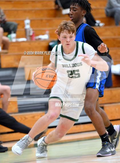 Thumbnail 2 in Flagler Palm Coast vs Clay (Flagler Palm Coast Bulldog Holiday Classic) photogallery.