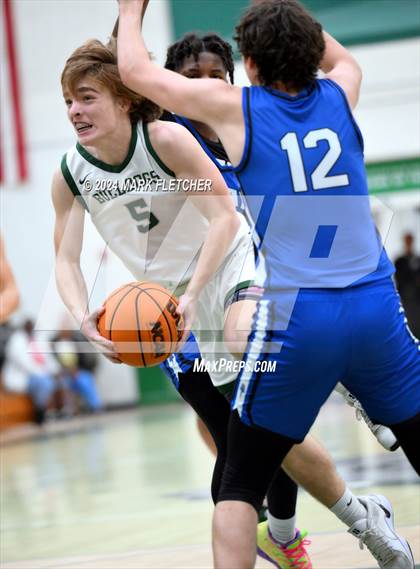 Thumbnail 2 in Flagler Palm Coast vs Clay (Flagler Palm Coast Bulldog Holiday Classic) photogallery.