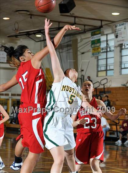Thumbnail 3 in Mira Costa vs. Great Oak photogallery.