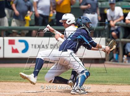 Thumbnail 2 in Dallas Jesuit vs. San Antonio Johnson (UIL 6A Final) photogallery.