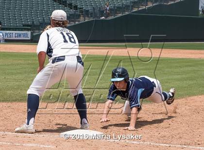 Thumbnail 2 in Dallas Jesuit vs. San Antonio Johnson (UIL 6A Final) photogallery.