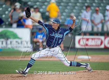 Thumbnail 2 in Dallas Jesuit vs. San Antonio Johnson (UIL 6A Final) photogallery.
