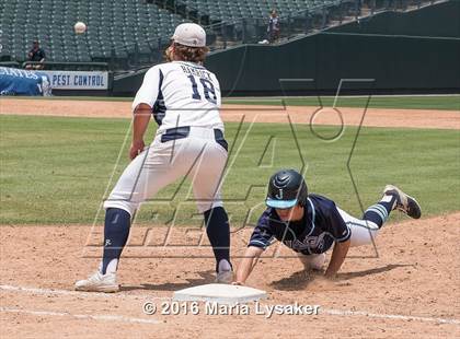 Thumbnail 3 in Dallas Jesuit vs. San Antonio Johnson (UIL 6A Final) photogallery.