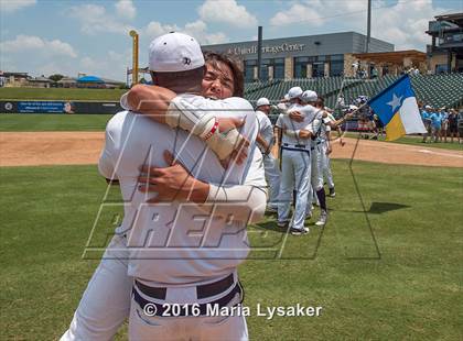 Thumbnail 2 in Dallas Jesuit vs. San Antonio Johnson (UIL 6A Final) photogallery.