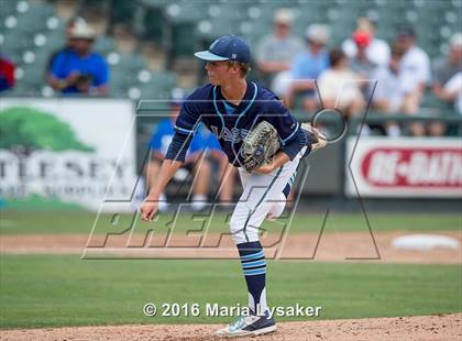 Thumbnail 3 in Dallas Jesuit vs. San Antonio Johnson (UIL 6A Final) photogallery.