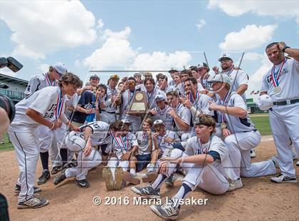 Thumbnail 2 in Dallas Jesuit vs. San Antonio Johnson (UIL 6A Final) photogallery.