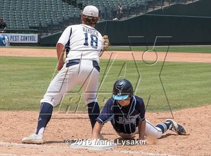Thumbnail 1 in Dallas Jesuit vs. San Antonio Johnson (UIL 6A Final) photogallery.