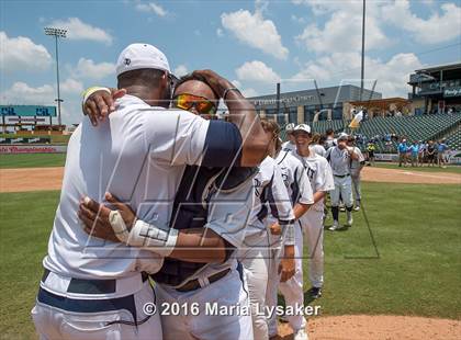 Thumbnail 3 in Dallas Jesuit vs. San Antonio Johnson (UIL 6A Final) photogallery.