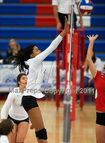 Thumbnail 1 in Castilleja vs. Woodside Priory (CIF CCS D5 Final) photogallery.