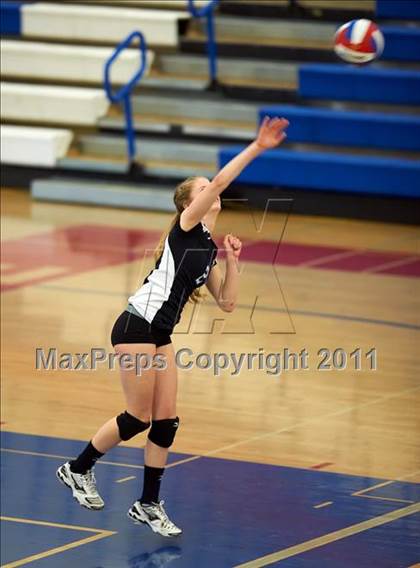 Thumbnail 3 in Castilleja vs. Woodside Priory (CIF CCS D5 Final) photogallery.