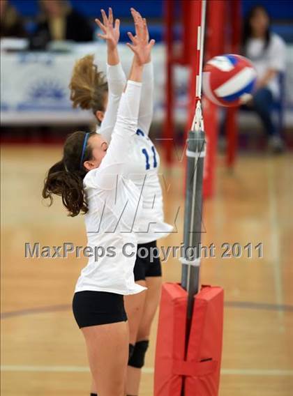 Thumbnail 2 in Castilleja vs. Woodside Priory (CIF CCS D5 Final) photogallery.