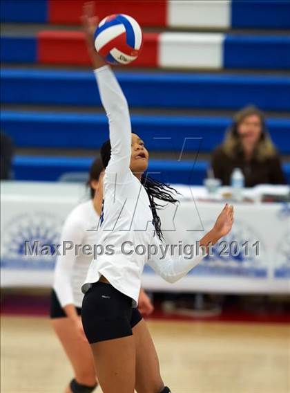 Thumbnail 2 in Castilleja vs. Woodside Priory (CIF CCS D5 Final) photogallery.