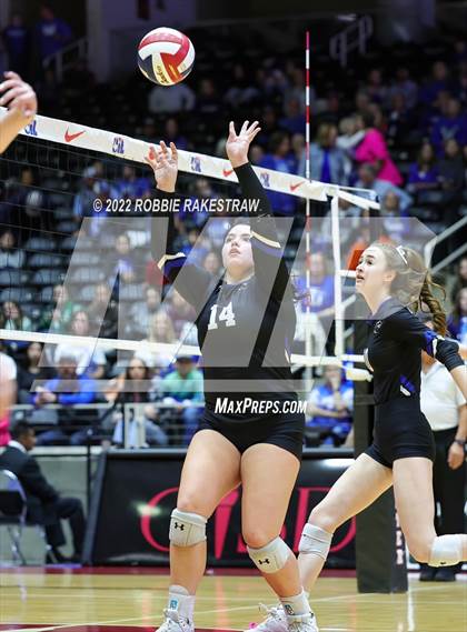 Thumbnail 1 in Leon vs. Lindsay (UIL 2A Semifinal) photogallery.