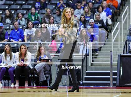 Thumbnail 2 in Leon vs. Lindsay (UIL 2A Semifinal) photogallery.