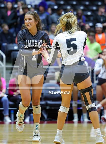Thumbnail 2 in Leon vs. Lindsay (UIL 2A Semifinal) photogallery.