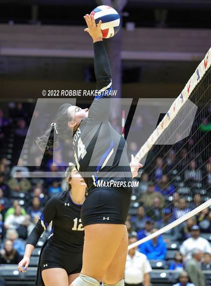 Thumbnail 3 in Leon vs. Lindsay (UIL 2A Semifinal) photogallery.