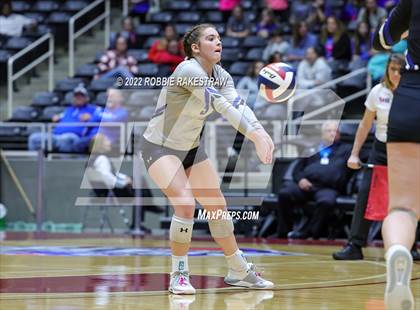 Thumbnail 1 in Leon vs. Lindsay (UIL 2A Semifinal) photogallery.