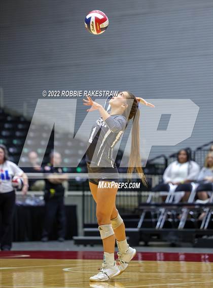 Thumbnail 3 in Leon vs. Lindsay (UIL 2A Semifinal) photogallery.