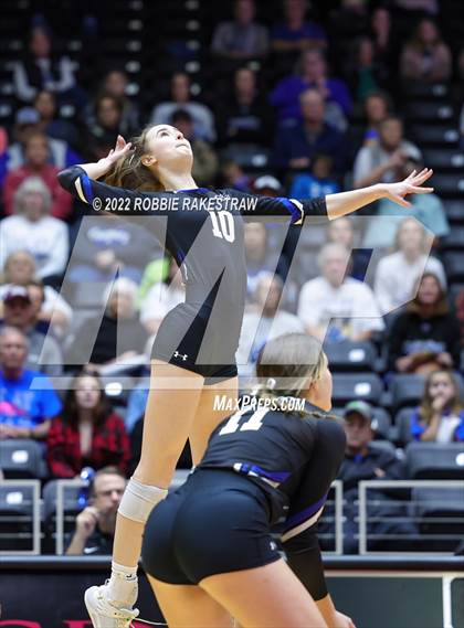 Thumbnail 1 in Leon vs. Lindsay (UIL 2A Semifinal) photogallery.