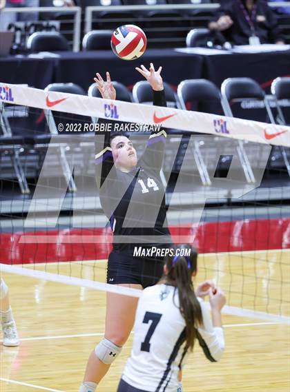 Thumbnail 3 in Leon vs. Lindsay (UIL 2A Semifinal) photogallery.