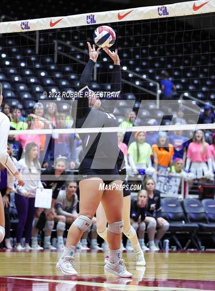 Thumbnail 1 in Leon vs. Lindsay (UIL 2A Semifinal) photogallery.