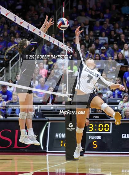 Thumbnail 3 in Leon vs. Lindsay (UIL 2A Semifinal) photogallery.