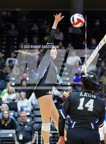 Thumbnail 3 in Leon vs. Lindsay (UIL 2A Semifinal) photogallery.