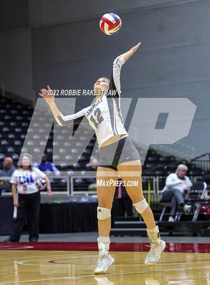 Thumbnail 2 in Leon vs. Lindsay (UIL 2A Semifinal) photogallery.
