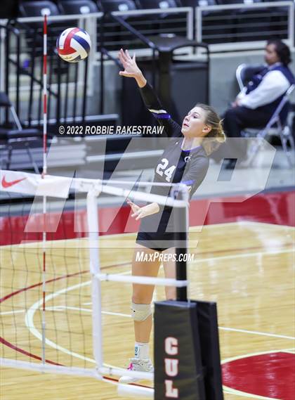 Thumbnail 1 in Leon vs. Lindsay (UIL 2A Semifinal) photogallery.