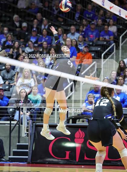 Thumbnail 1 in Leon vs. Lindsay (UIL 2A Semifinal) photogallery.