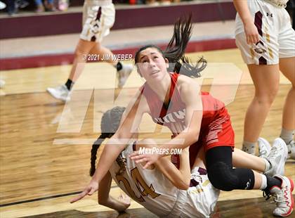 Thumbnail 3 in Howe @ Warner (OSSAA 2A Regional Playoff) photogallery.